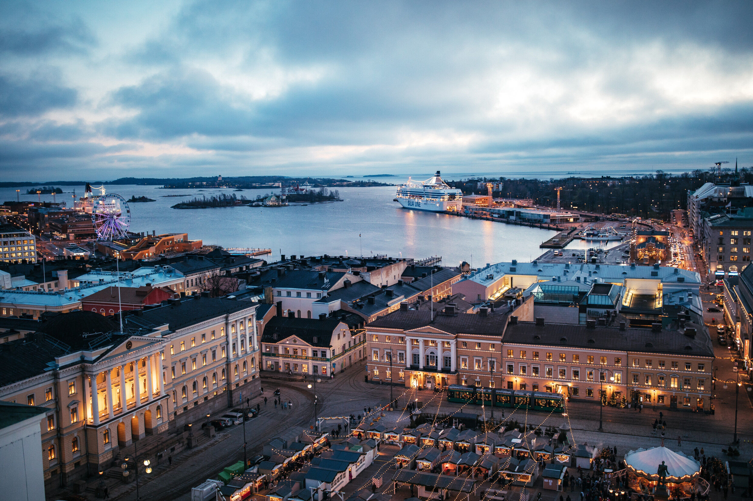 Kuvituskuva Jussi Hellsten. Ilmakuva Senaatintorista.